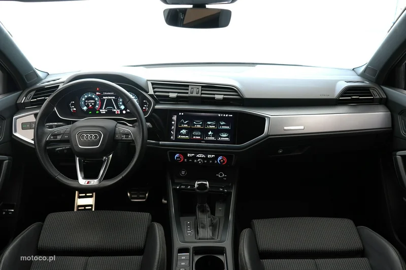 Audi Q3 F3 23