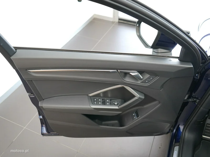 Audi Q3 F3 10