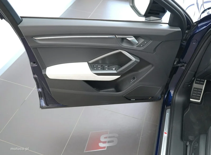 Audi Q3 F3 12