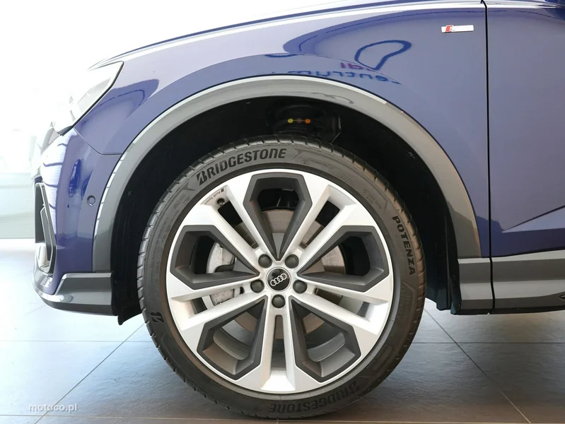 Audi Q3 F3 7