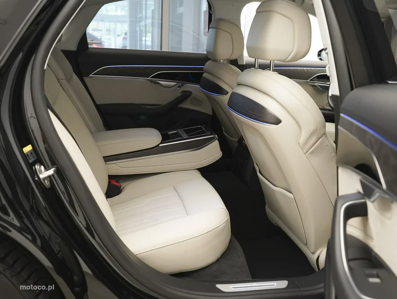 Audi A8 D5 24