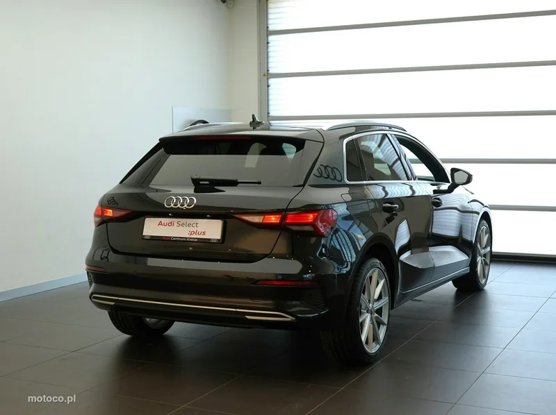 Audi A3 8Y 4
