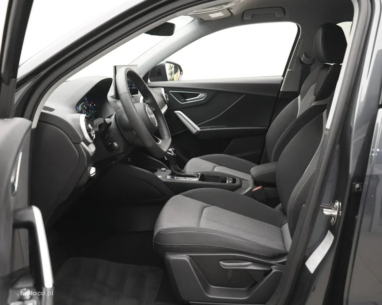 Audi Q2 11