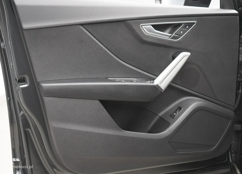Audi Q2 10