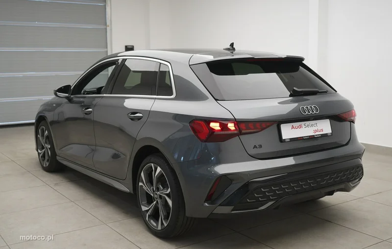 Audi A3 8Y 4