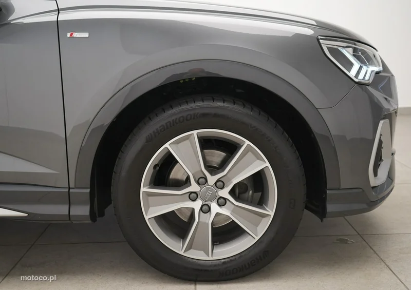 Audi Q3 F3 11