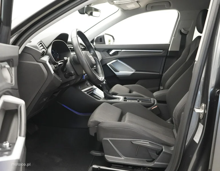 Audi Q3 F3 13