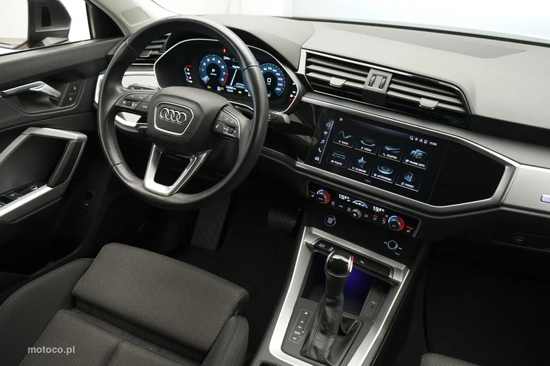 Audi Q3 F3 19