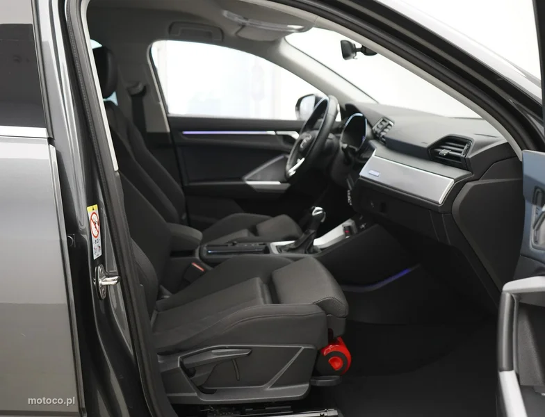 Audi Q3 F3 20