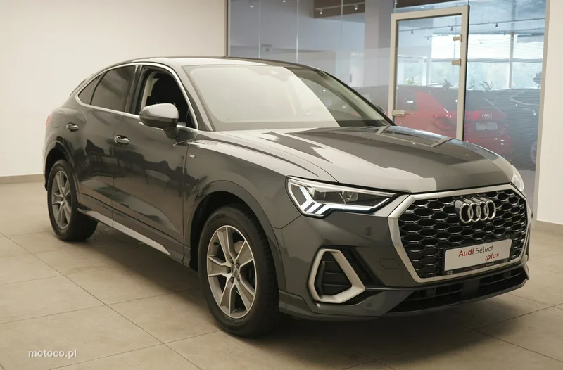 Audi Q3 F3 6