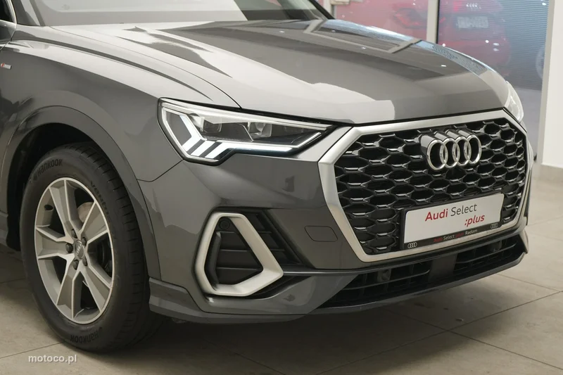 Audi Q3 F3 7
