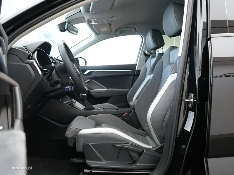 Audi Q3 F3 13