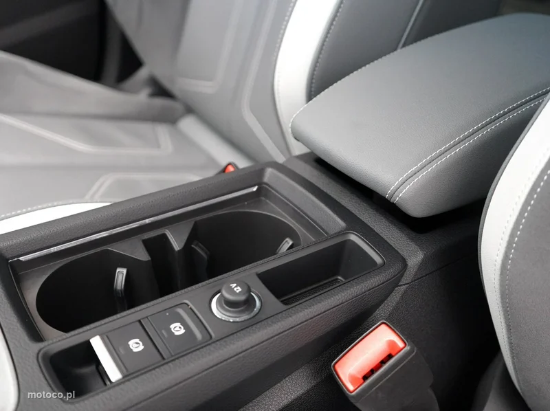 Audi Q3 F3 16