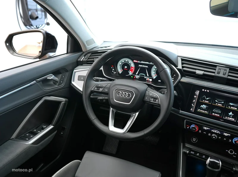 Audi Q3 F3 23