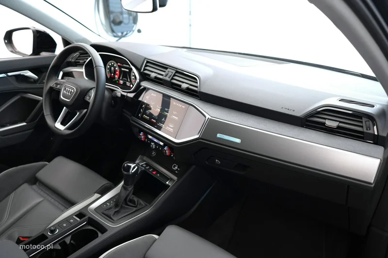 Audi Q3 F3 25