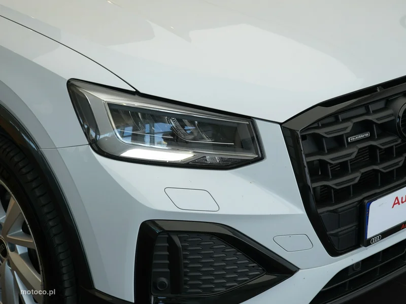 Audi Q2 8