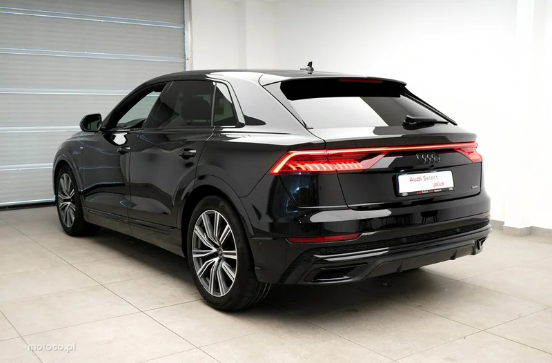 Audi Q8 4M 6