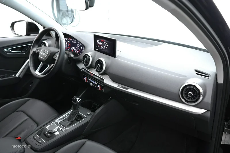 Audi Q2 25