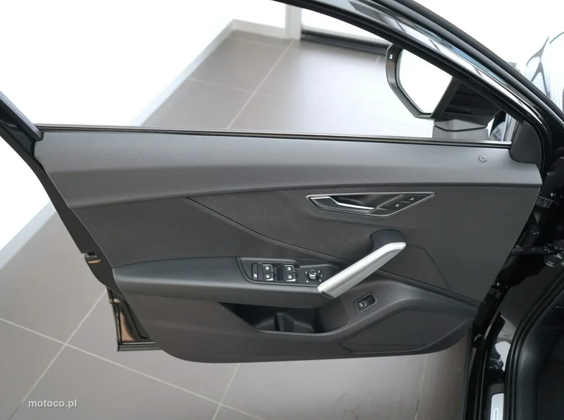 Audi Q2 10