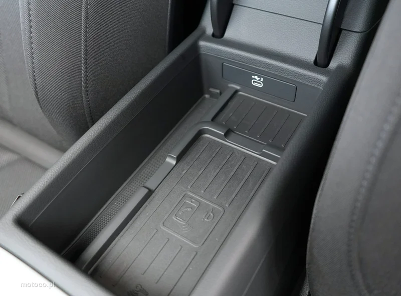 Audi A4 B9 15