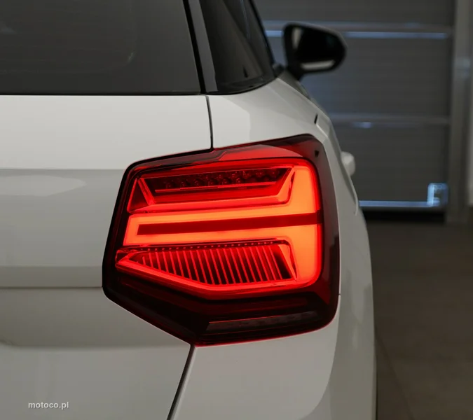 Audi Q2 8