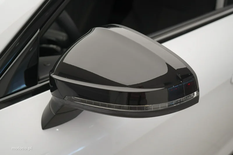 Audi A4 B9 10