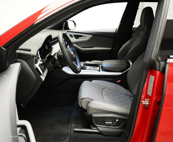 Audi Q8 4M 12