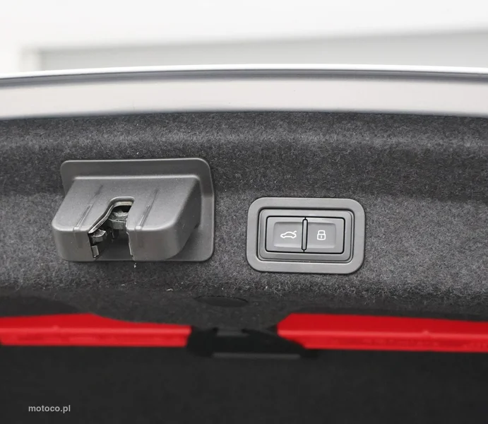 Audi A6 C8 11