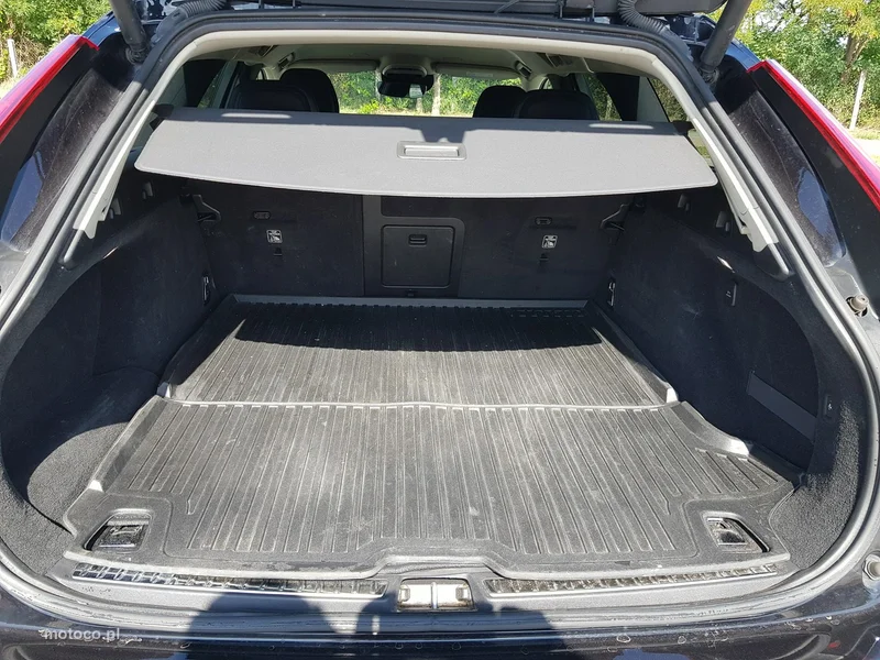 Volvo V90 14