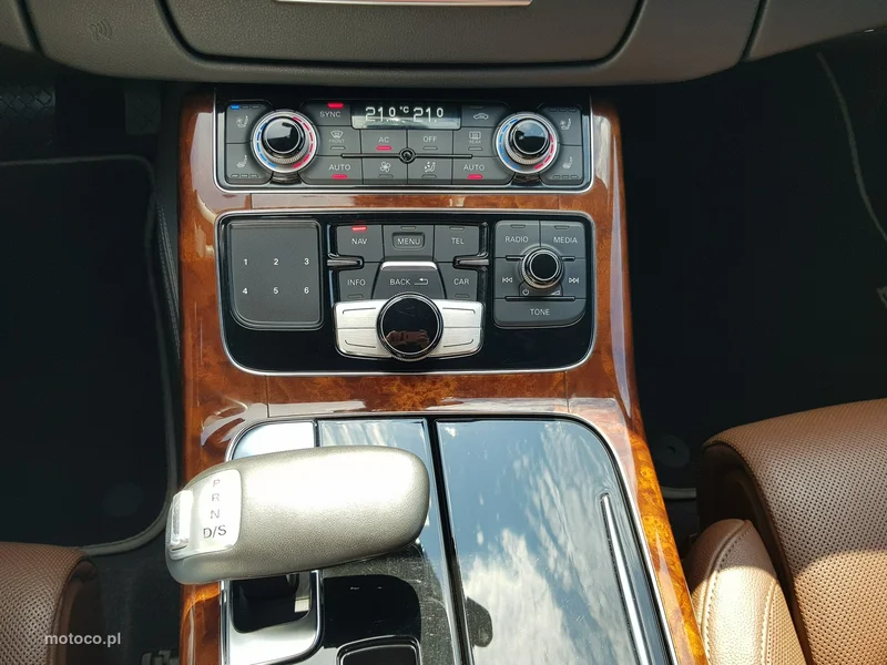 Audi A8 D4 19