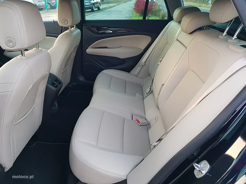 Opel Insignia B 11