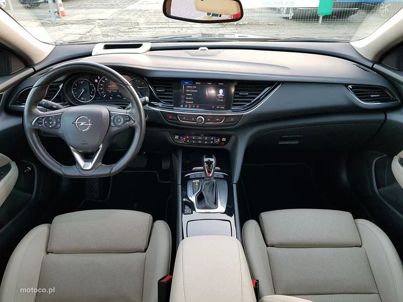Opel Insignia B 12