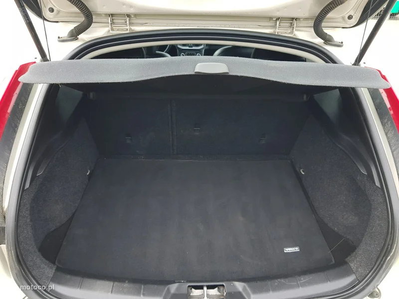 Volvo V40 14