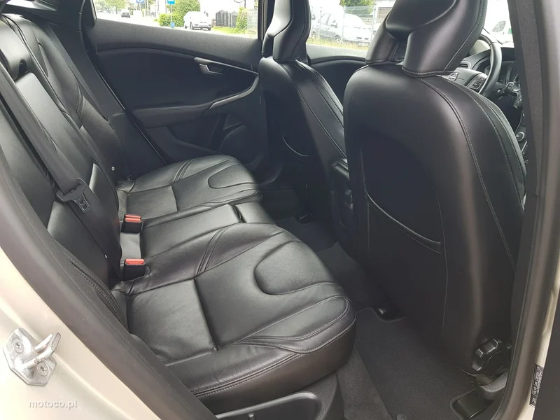 Volvo V40 15