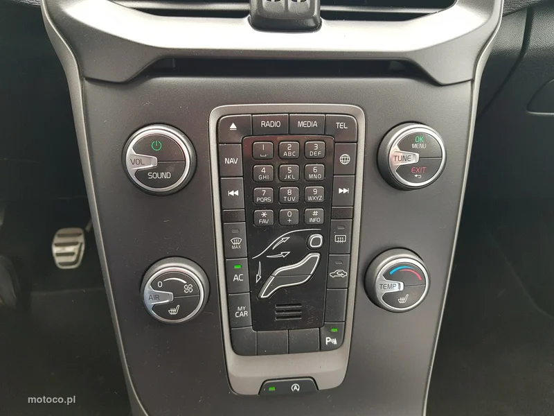 Volvo V40 19