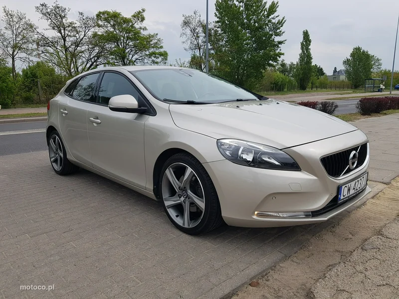 Volvo V40 3
