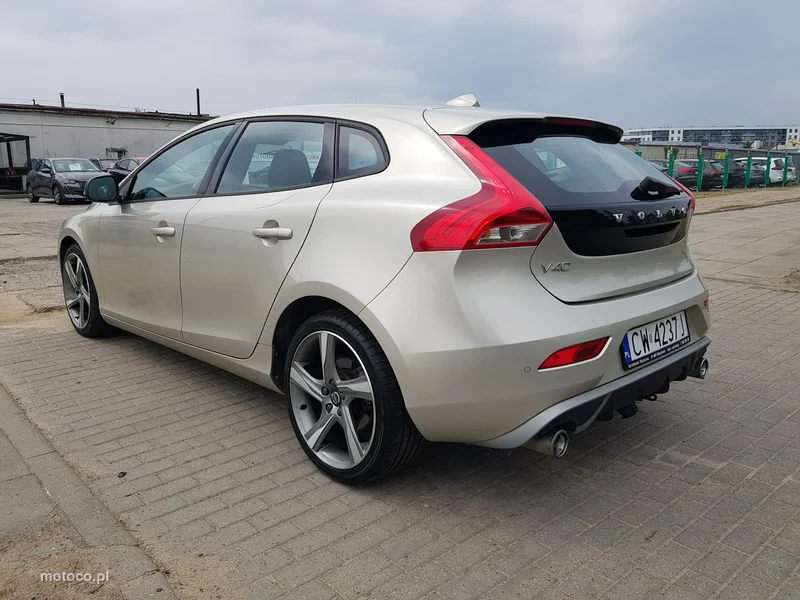 Volvo V40 7