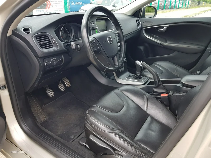 Volvo V40 10