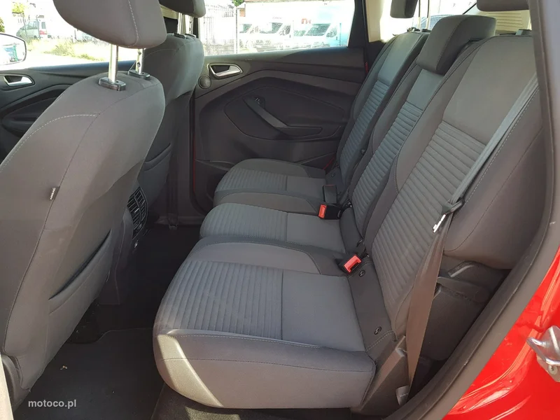 Ford C-Max II 11