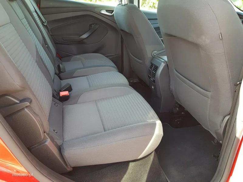 Ford C-Max II 15
