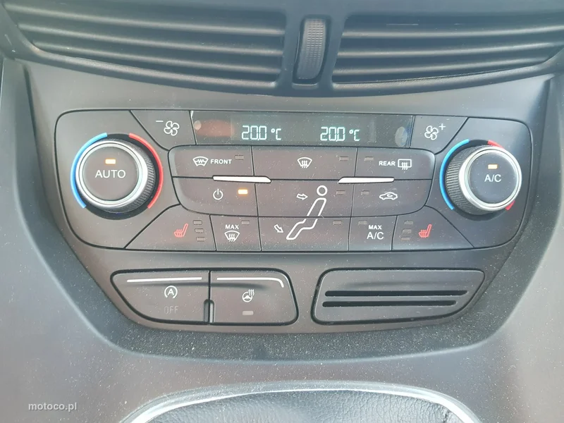 Ford C-Max II 19