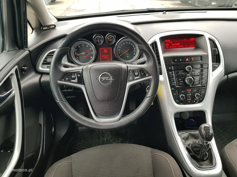 Opel Astra J 13