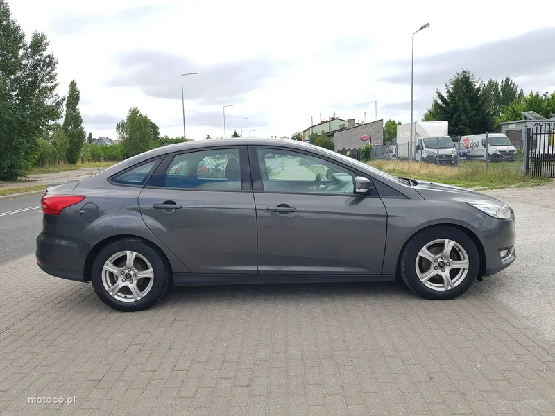 Ford Focus III 4