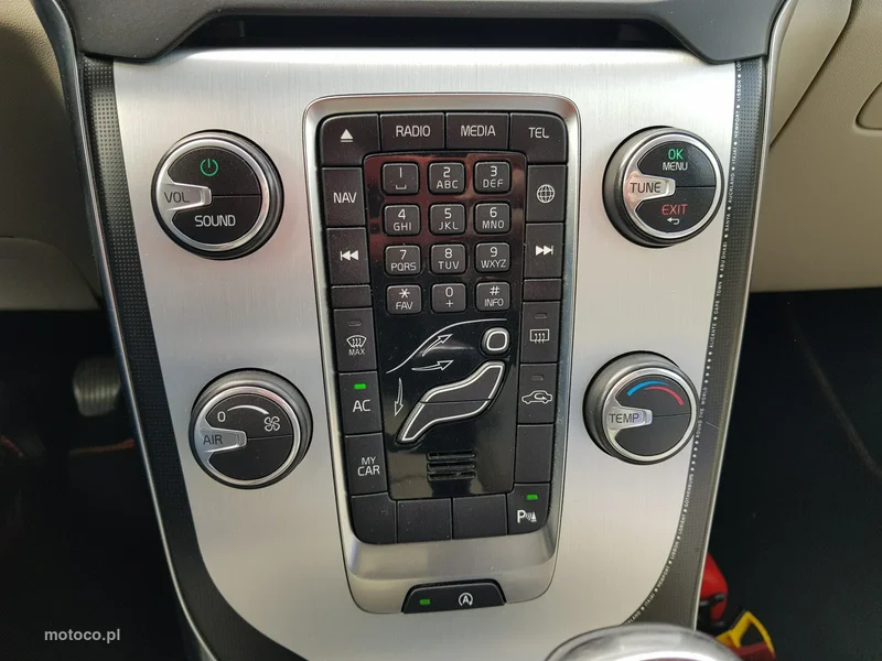Volvo V40 19