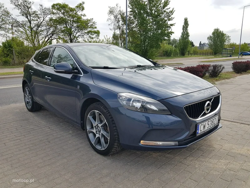 Volvo V40 4