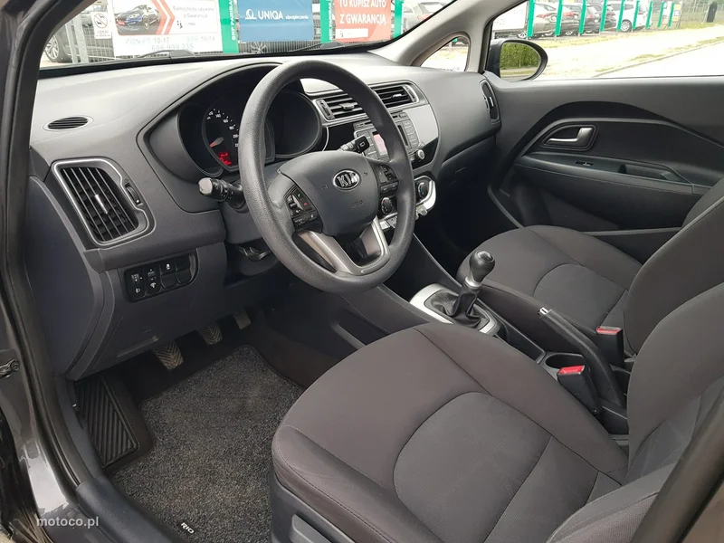 Kia Rio 10