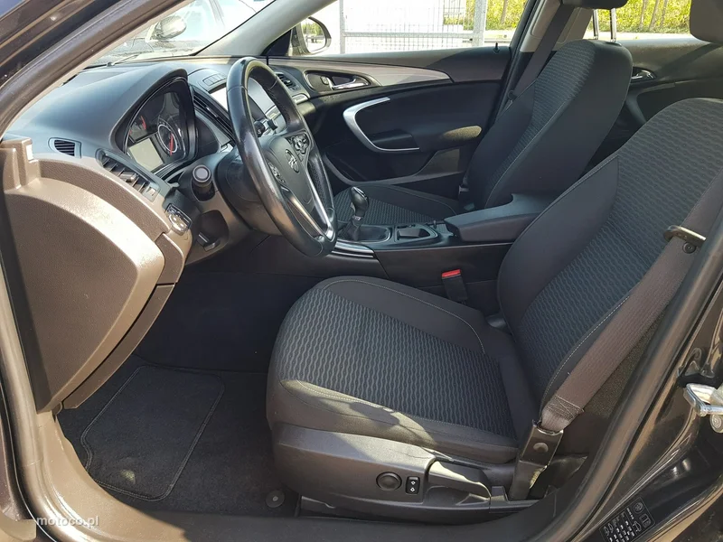 Opel Insignia A 8