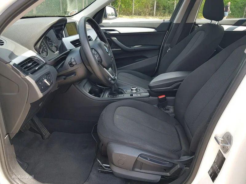 BMW X1 F48 11