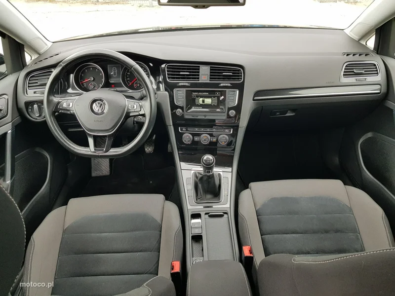 Volkswagen Golf VII 12
