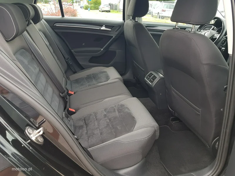 Volkswagen Golf VII 15